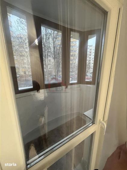 Apartament cu 3 camere decomandat în Tei