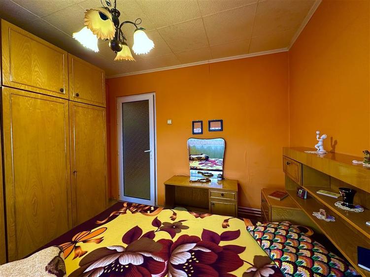 Apartament cu 3 camere semidecomandat în Aurel Vlaicu