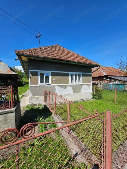 Casă cu 3 camere cu Teren 800 Mp în Central