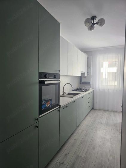 Apartament cu 3 camere semidecomandat în Obcini