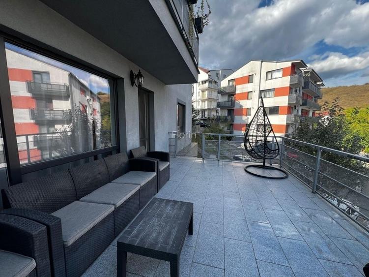 De inchiriat: Apartament cu 3 camere, curte, terasa si parcare Donat Park (Pet-Friendly)