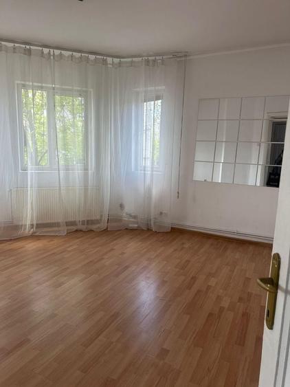 Spațiu comercial, de 60 mp, în Decebal