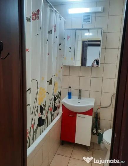 Apartament cu 3 camere decomandat în Drumul Taberei