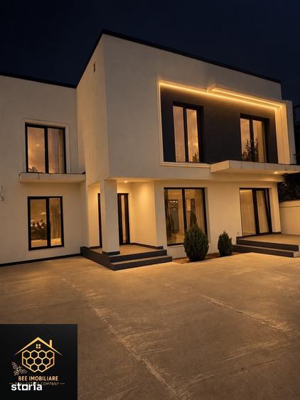 Casă cu 5 camere cu Teren 250 Mp în Malu Mare