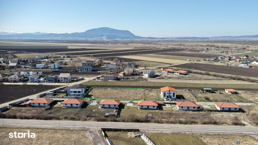 Teren de 2000 mp, în Stupini