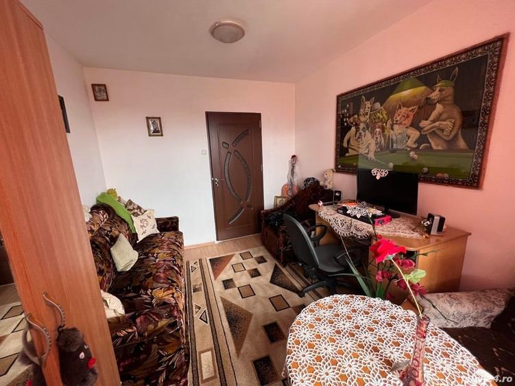 Apartament cu 3 camere decomandat în Cetatea