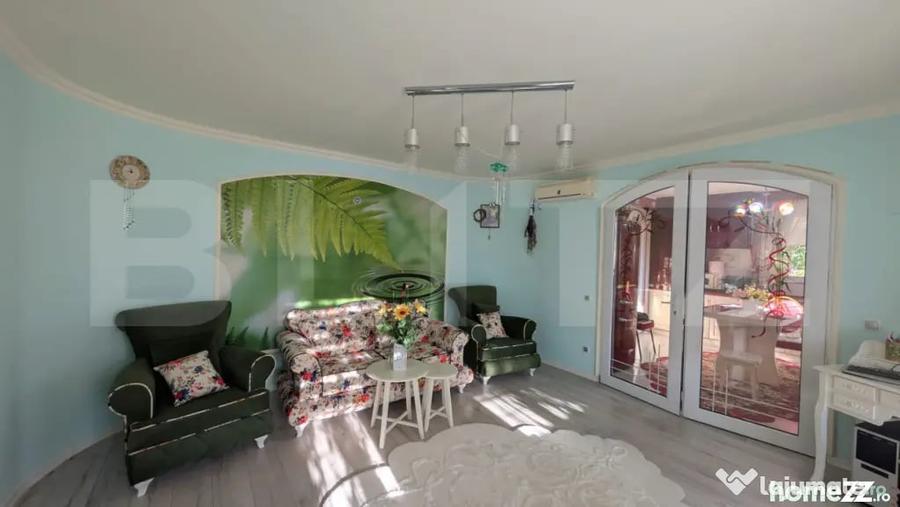 Casă cu 5 camere cu Teren 3837 Mp în Central