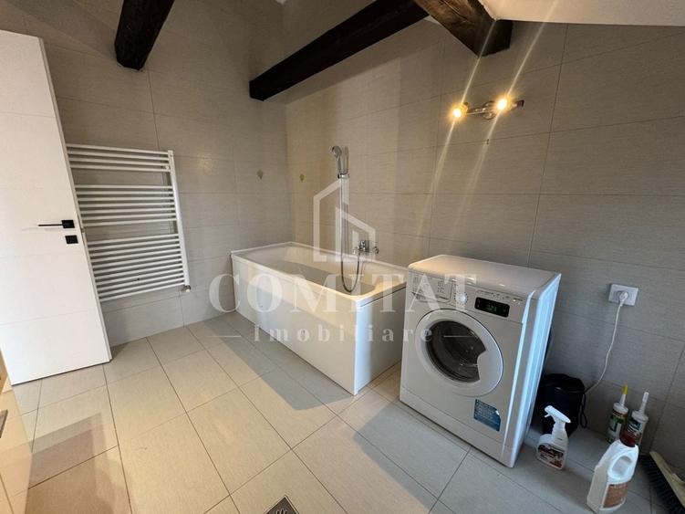 Apartament cu 3 camere semidecomandat, mobilat în Bună Ziua