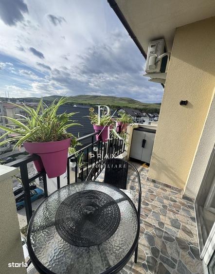 Apartament cu 3 camere semidecomandat în Florești