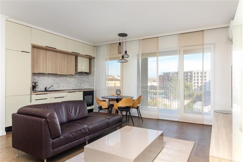 Apartament cu 2 camere semidecomandat în Mărăști