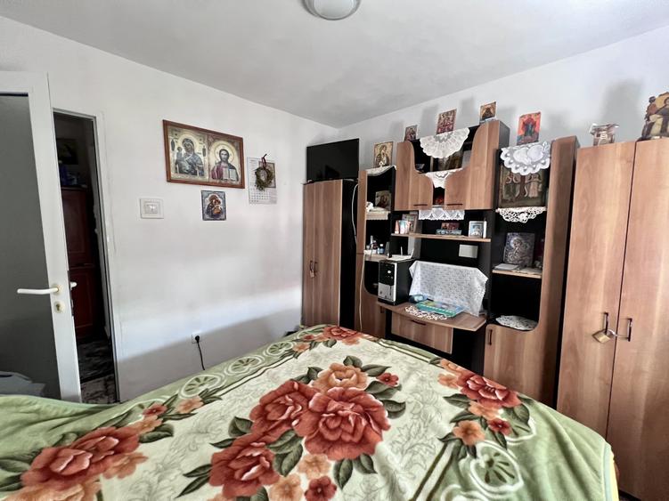 Apartament cu 2 camere decomandat, mobilat în Torontalului
