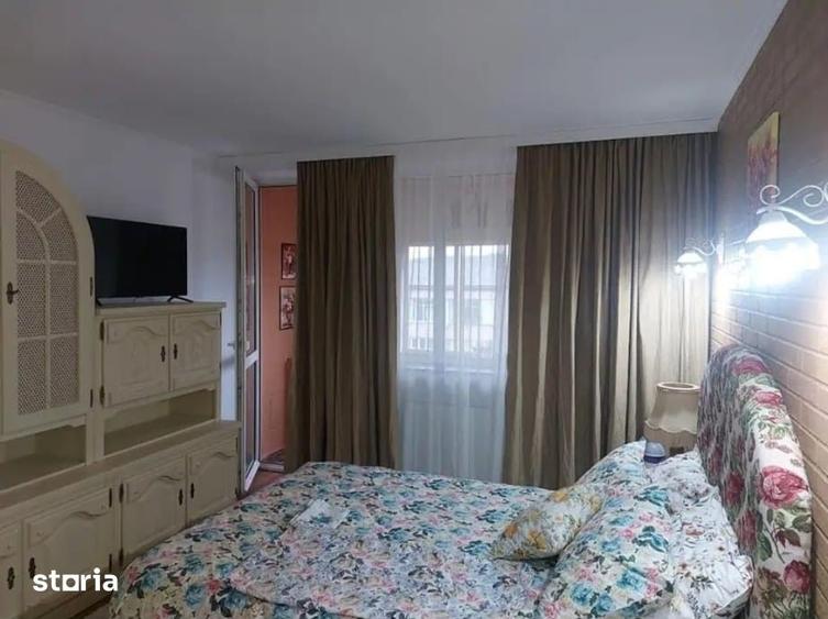 Apartament cu 4 camere, mobilat în Decebal