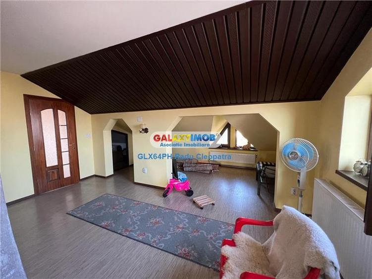Casă cu 5 camere cu Garaj în Central