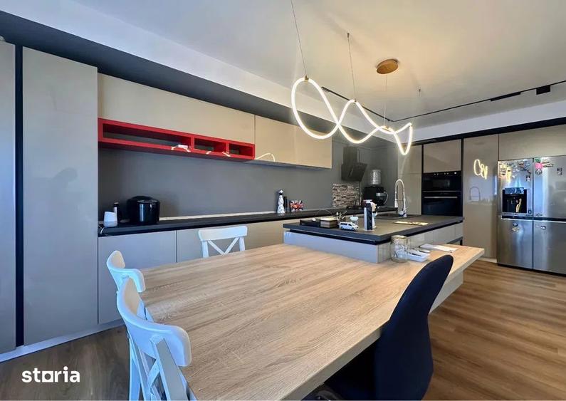Apartament cu 4 camere decomandat în Central