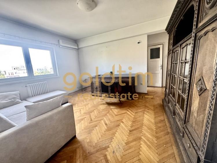 Apartament cu 3 camere semidecomandat în Cișmigiu