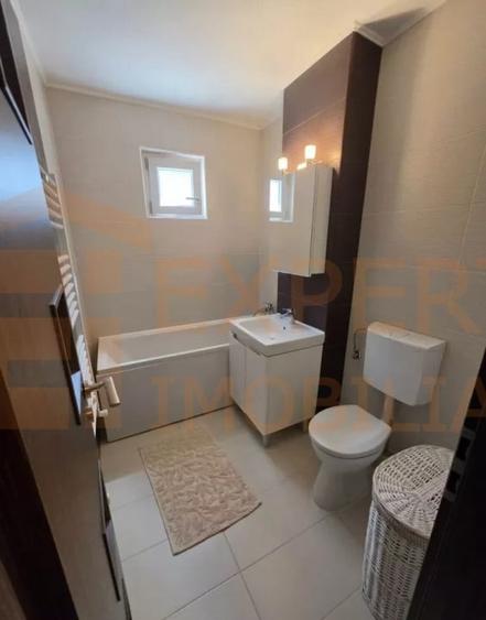 Apartament cu 4 camere decomandat, mobilat în Boema