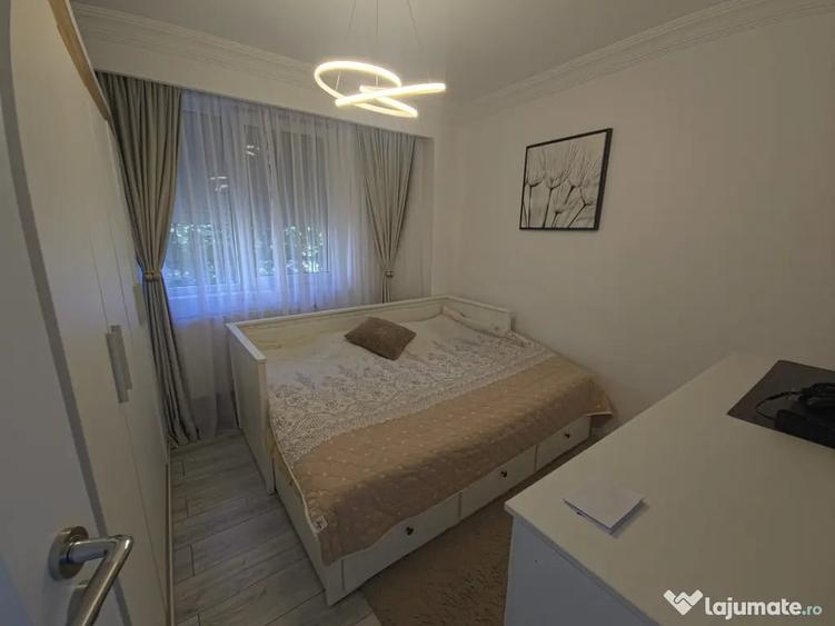 Apartament cu 4 camere semidecomandat în Tăbăcărie