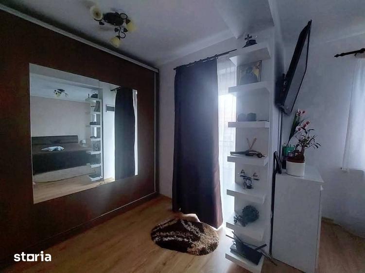 Casă cu 5 camere cu Teren 226 Mp în Fundeni