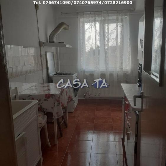 Apartament cu 4 camere decomandat, mobilat în Unirii