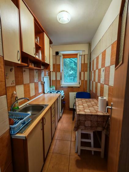 Apartament cu 2 camere decomandat în Roșu