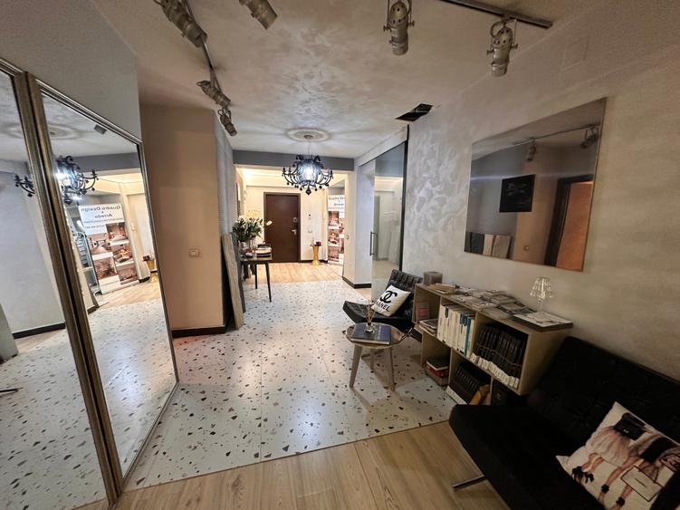 Apartament cu 3 camere semidecomandat în Herăstrău