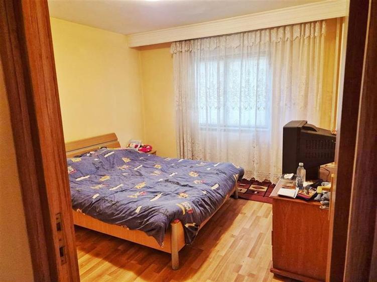 Apartament 2 camere semidecomandat, zona Bistrita Lac - 3