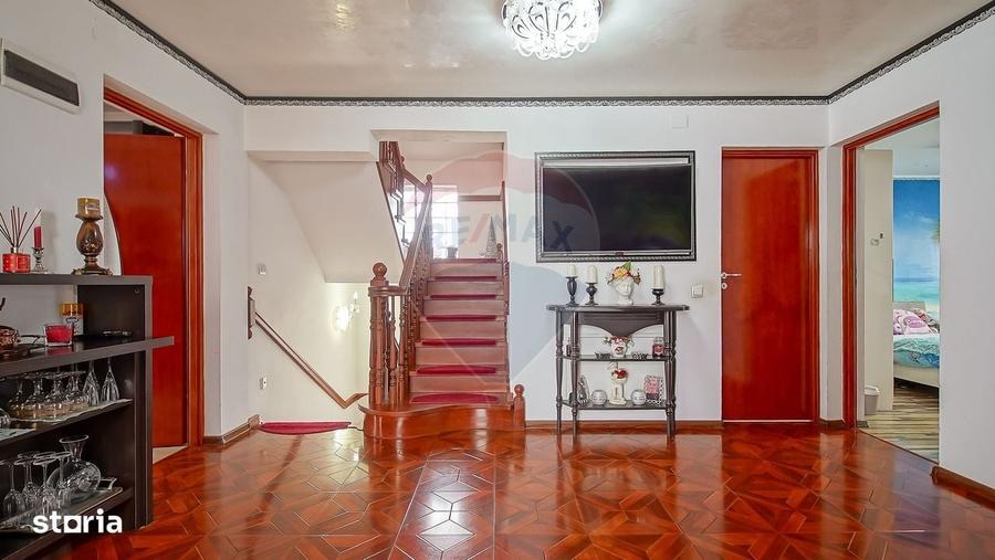 Casă cu 4 camere în Central