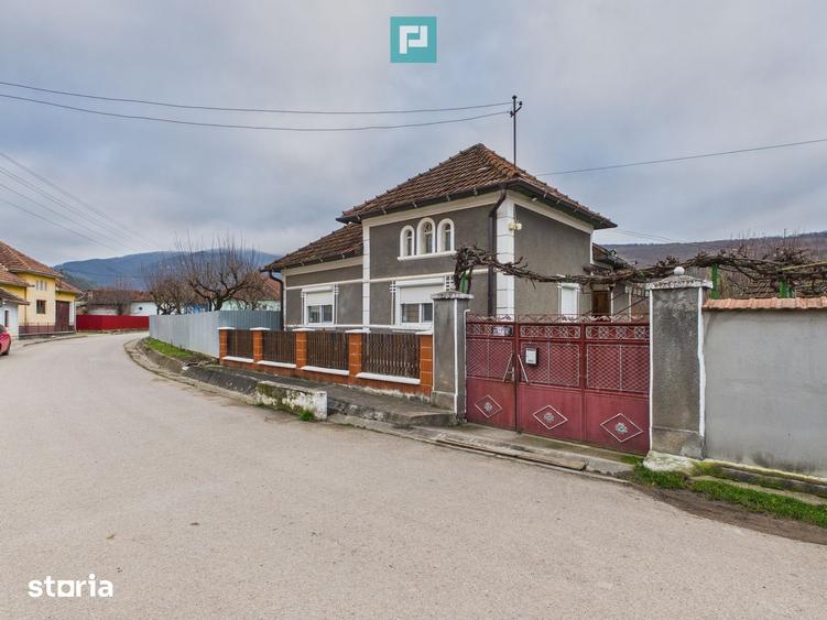 Casă cu 4 camere cu Teren 500 Mp în Căbești