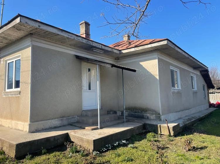 Casă cu 4 camere cu Teren 754 Mp în Central