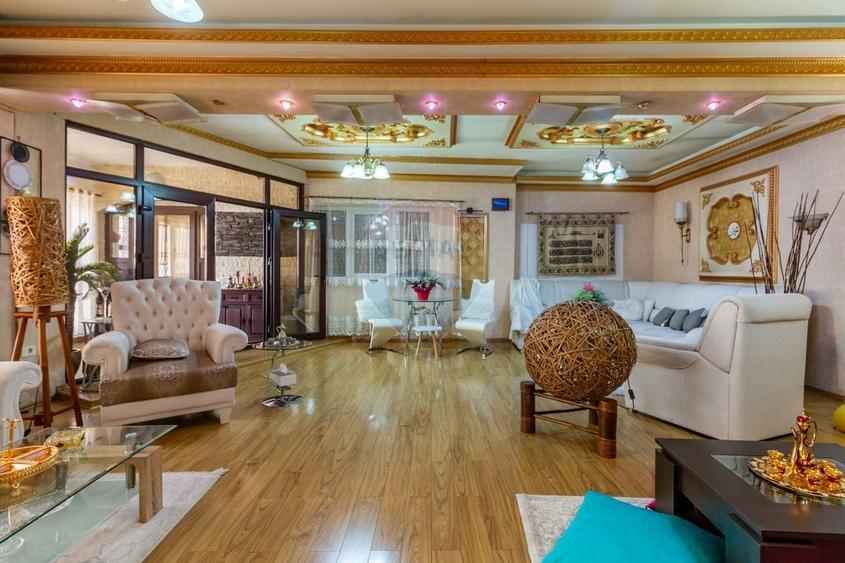 Casă individuală cu 6 camere cu Teren 469 Mp în Central