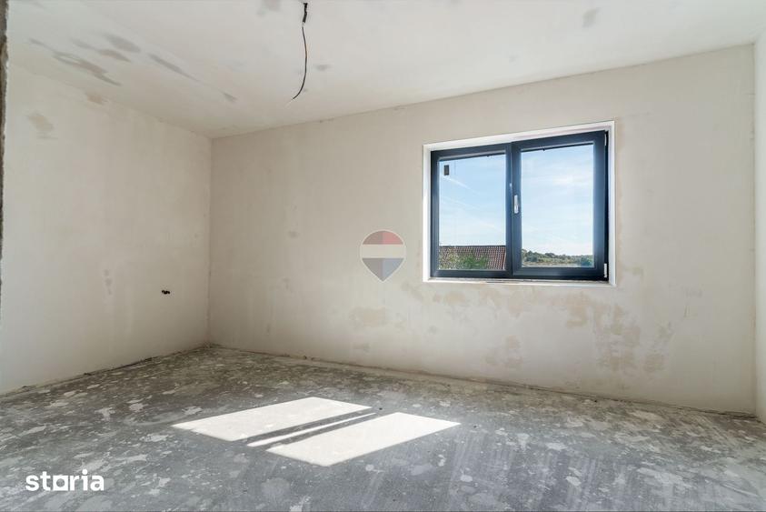 Casă cu 6 camere cu Teren 600 Mp în Feleacu