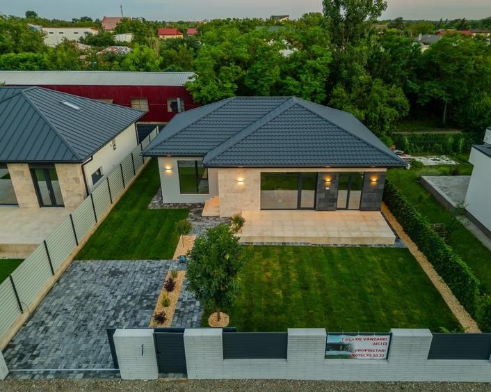 Casă individuală cu 5 camere cu Canalizare în Săftica