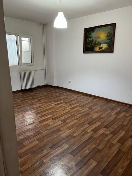 Apartament cu 2 camere decomandat în Republicii
