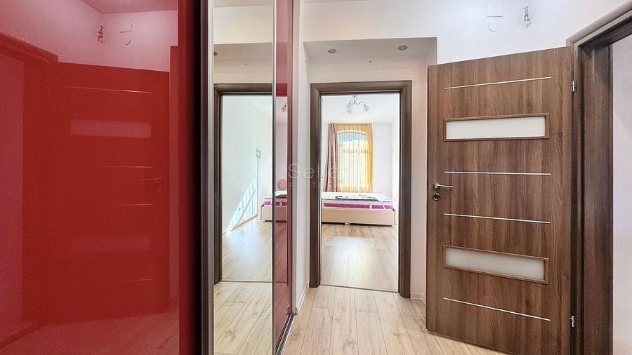 Apartament cu 2 camere semidecomandat, mobilat în Ultracentral