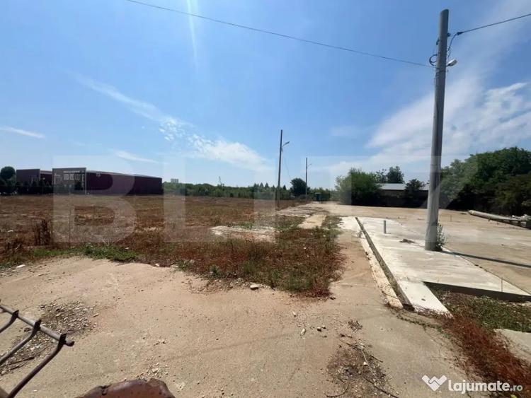 Teren de 3000 mp, în Centură