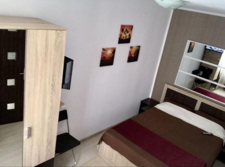 Apartament cu 3 camere semidecomandat în Tomis Nord