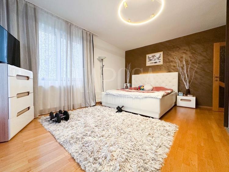 Apartament cu 3 camere semidecomandat în Andrei Mureșanu