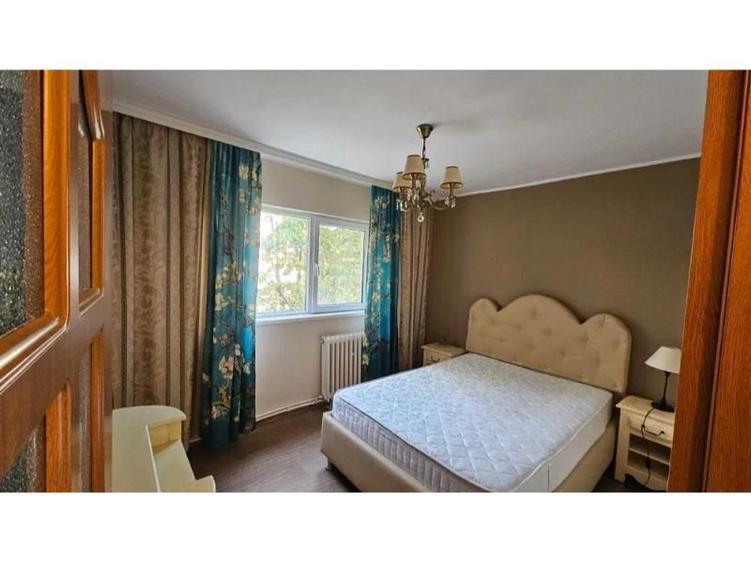 Apartament cu 4 camere decomandat în Inel II