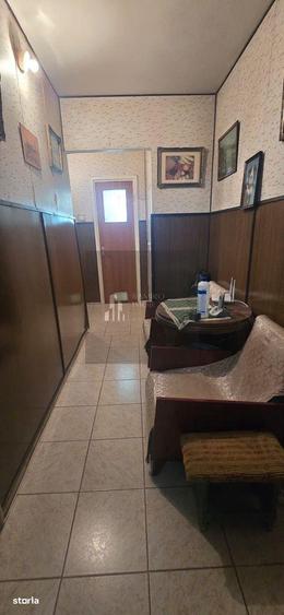 Apartament cu 4 camere decomandat, mobilat în Berceni