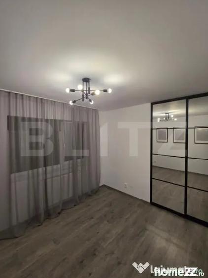 Apartament cu 4 camere semidecomandat în Central