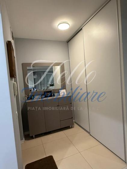Apartament cu 3 camere semidecomandat în Florești