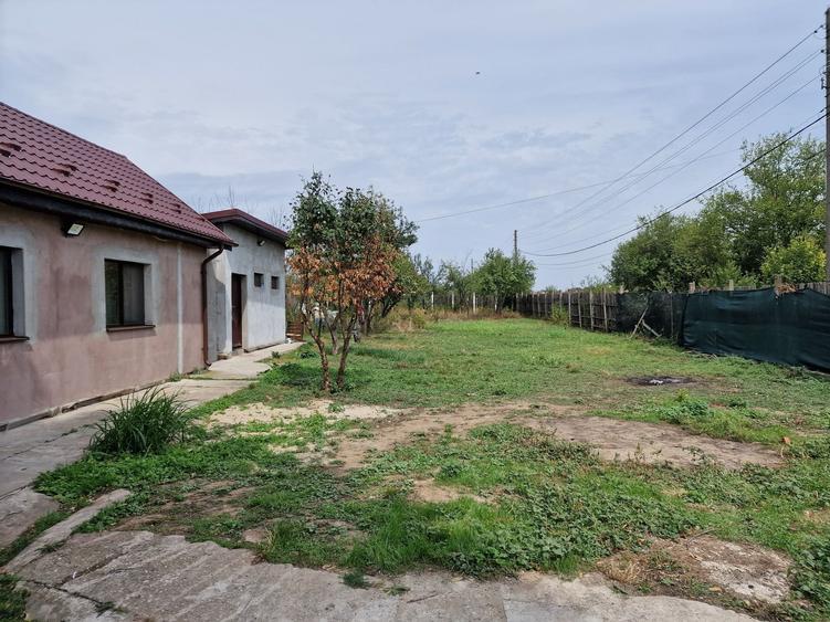 Casă cu 3 camere în Brăniștari