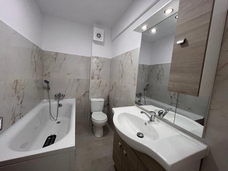 Apartament cu 3 camere semidecomandat în Someșeni