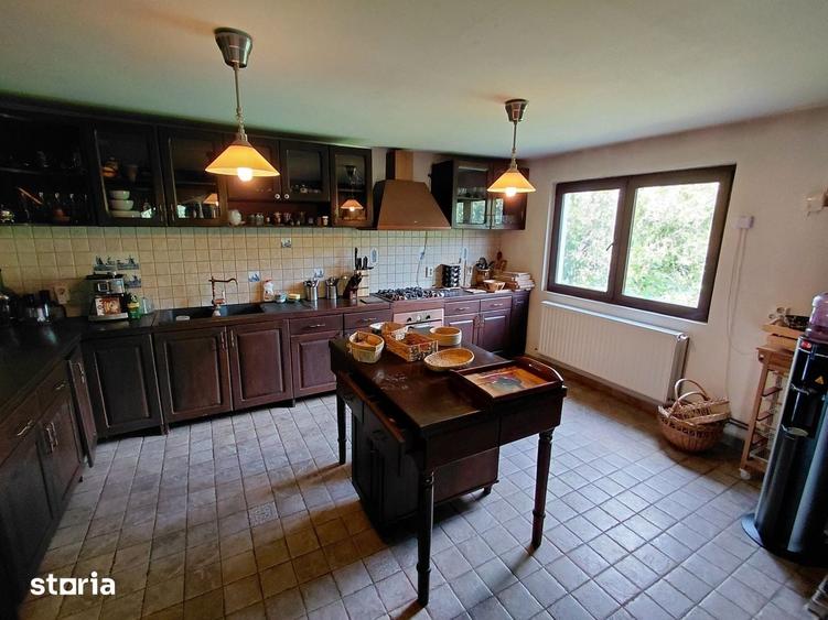 Casa structura autentica maramureseana Snagov la 200m DN1 Tancabesti - 15