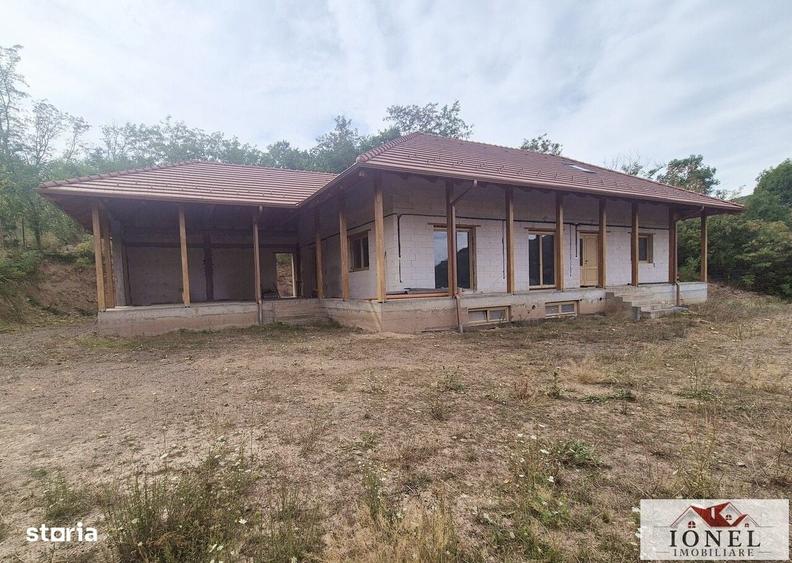 Casă cu 3 camere în Poiana Ampoiului