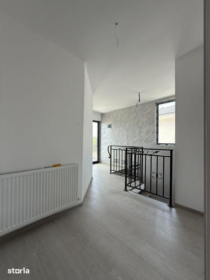 Casă cu 4 camere cu Teren 300 Mp în Lumina