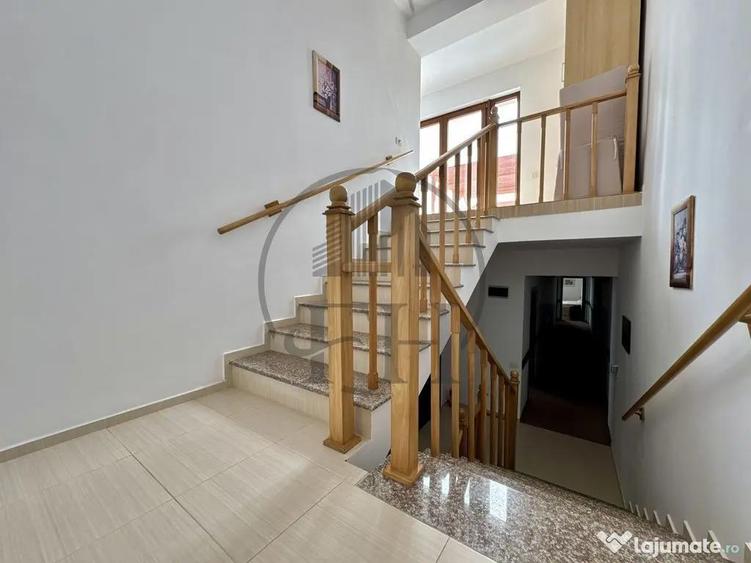 Casă cu 13 camere cu Teren 300 Mp în Sud