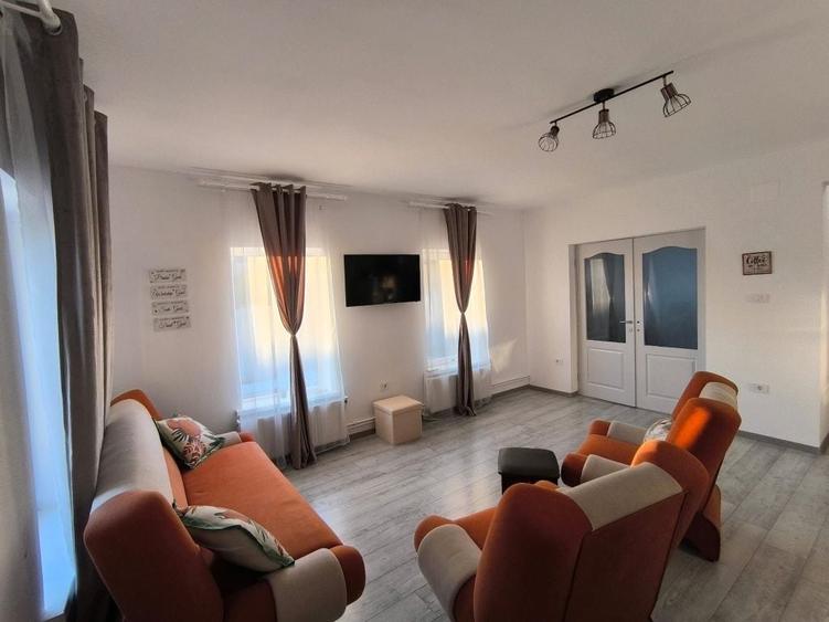 Casă cu 3 camere cu Teren 250 Mp în Central