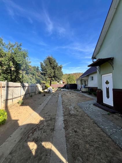 Casă cu 4 camere în Cuvin
