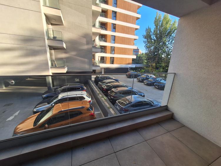 Apartament cu 2 camere decomandat în Crângași